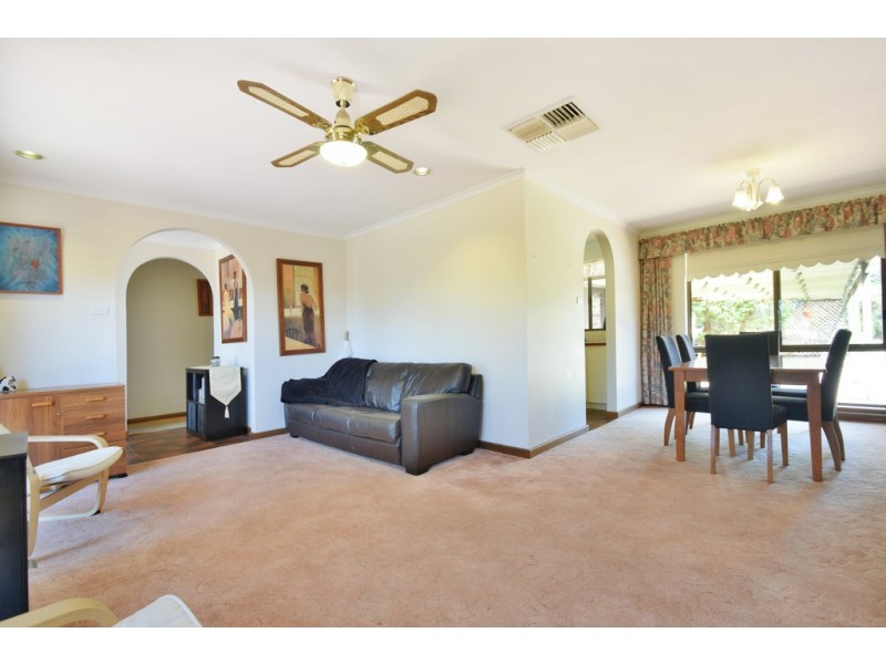 39 Woodswallow Drive, Happy Valley SA 5159