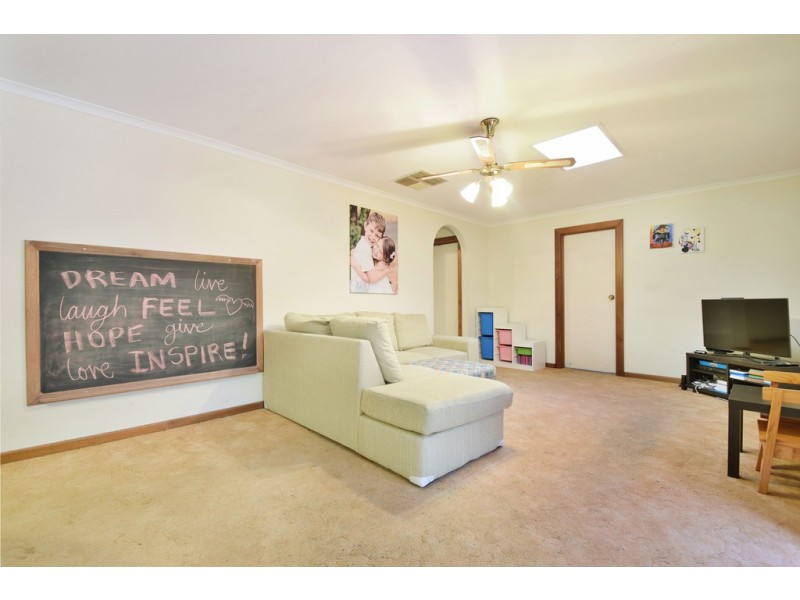 39 Woodswallow Drive, Happy Valley SA 5159