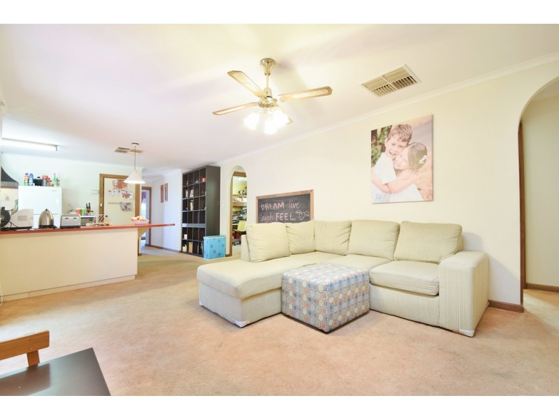 39 Woodswallow Drive, Happy Valley SA 5159