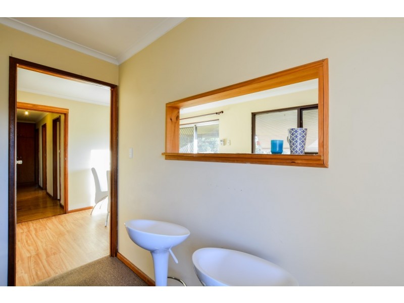 8 Regency Road, Happy Valley SA 5159