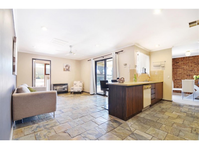3 Simpson Court, Morphett Vale SA 5162