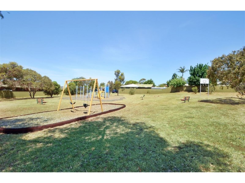 3 Simpson Court, Morphett Vale SA 5162
