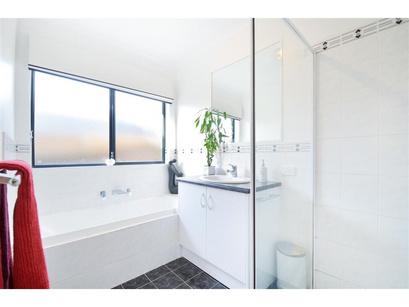 22 Potter Drive, Woodcroft SA 5162