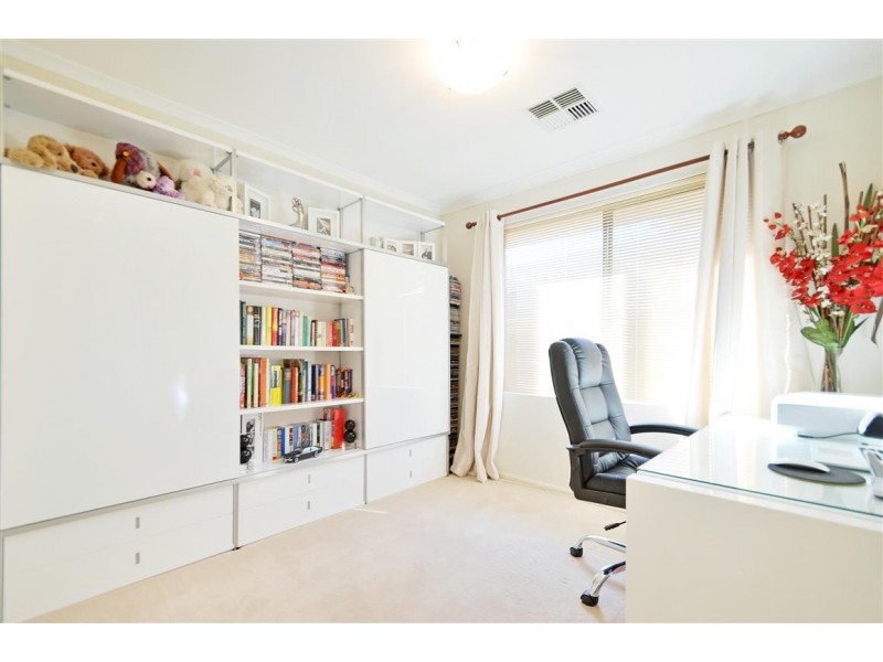 22 Potter Drive, Woodcroft SA 5162