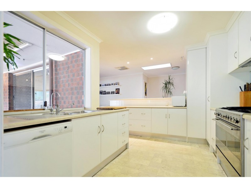 26 Kurrambi Crescent, Hallett Cove SA 5158