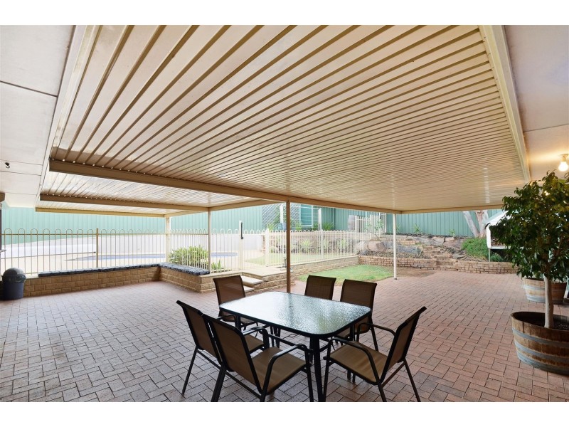 26 Kurrambi Crescent, Hallett Cove SA 5158