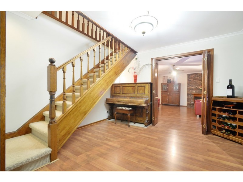 90 Broadmeadow Drive, Flagstaff Hill SA 5159