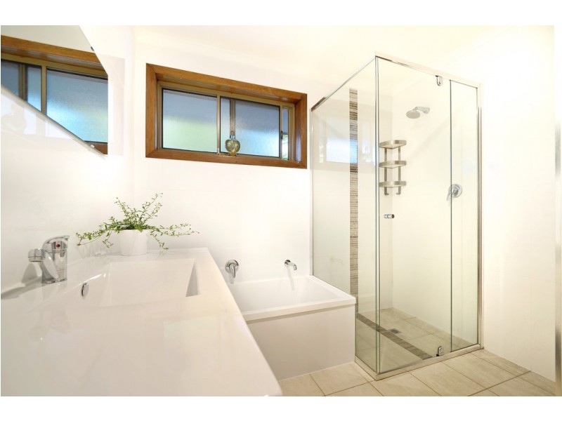 90 Broadmeadow Drive, Flagstaff Hill SA 5159