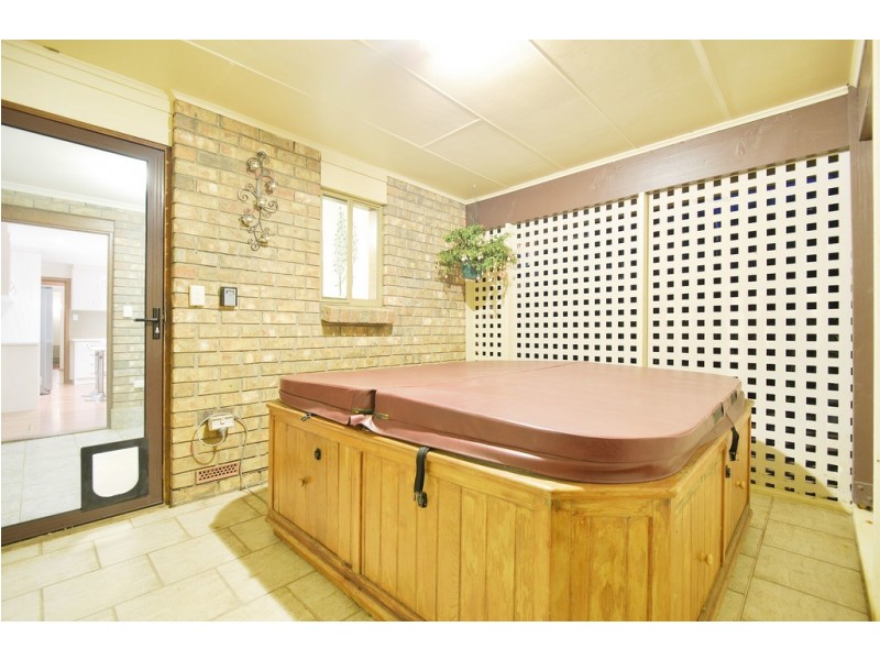 90 Broadmeadow Drive, Flagstaff Hill SA 5159