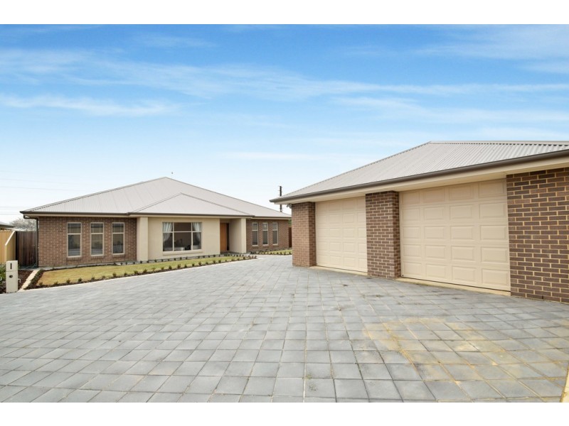 8 Yarr Crescent, Seaford Meadows SA 5169