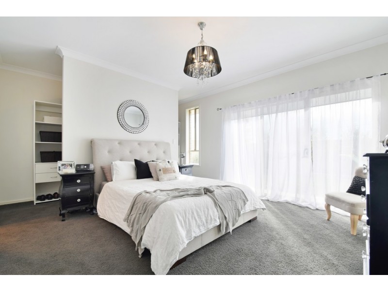 8 Yarr Crescent, Seaford Meadows SA 5169