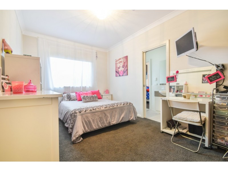 8 Yarr Crescent, Seaford Meadows SA 5169