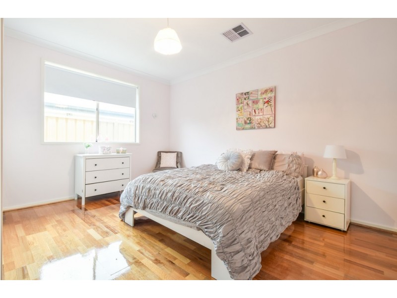 8 Yarr Crescent, Seaford Meadows SA 5169