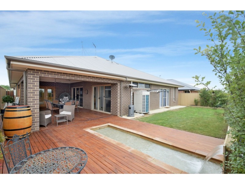8 Yarr Crescent, Seaford Meadows SA 5169