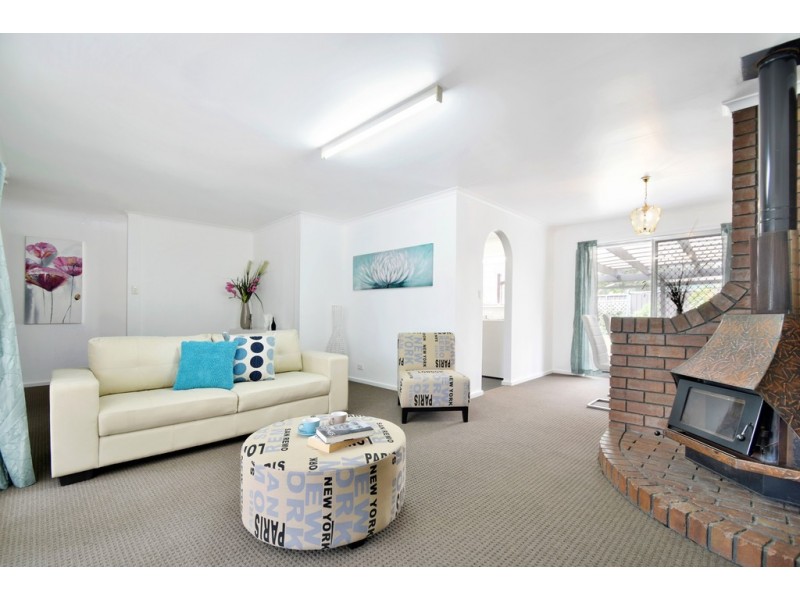 25 Barrdickson Crescent, Happy Valley SA 5159