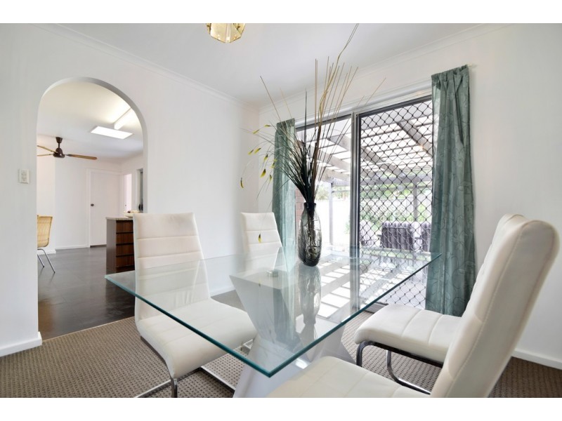 25 Barrdickson Crescent, Happy Valley SA 5159