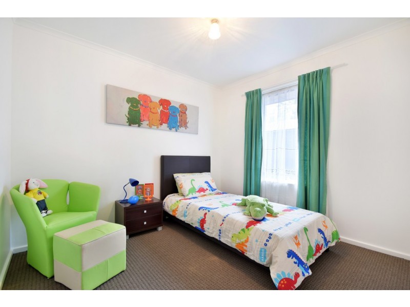 25 Barrdickson Crescent, Happy Valley SA 5159