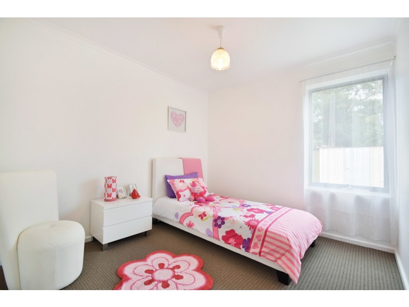 25 Barrdickson Crescent, Happy Valley SA 5159