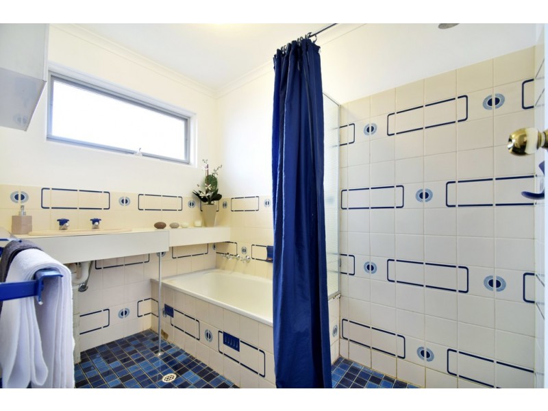 25 Barrdickson Crescent, Happy Valley SA 5159
