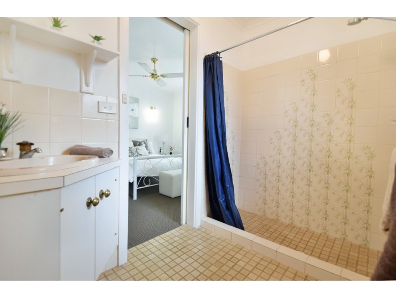 25 Barrdickson Crescent, Happy Valley SA 5159