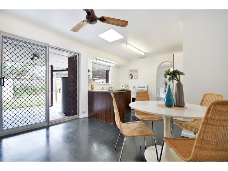 25 Barrdickson Crescent, Happy Valley SA 5159