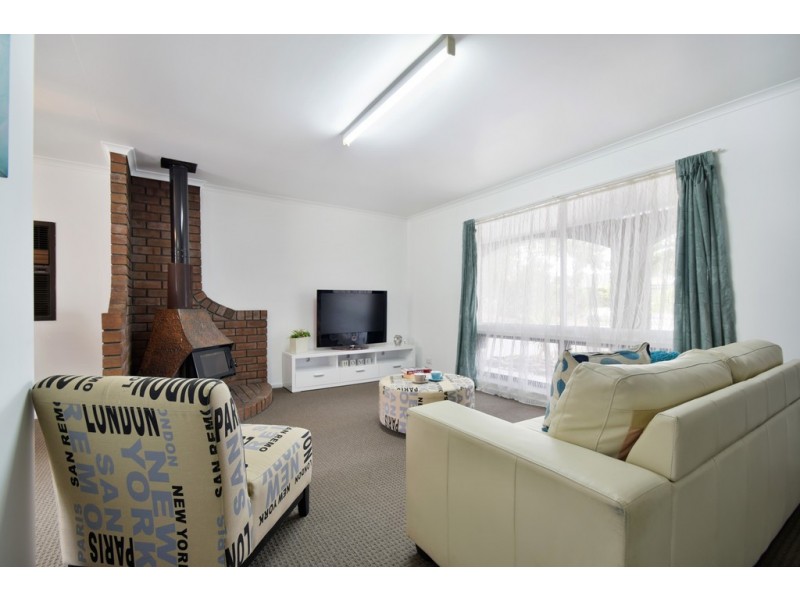 25 Barrdickson Crescent, Happy Valley SA 5159