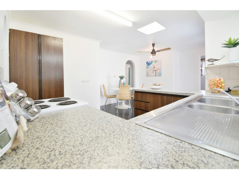 25 Barrdickson Crescent, Happy Valley SA 5159