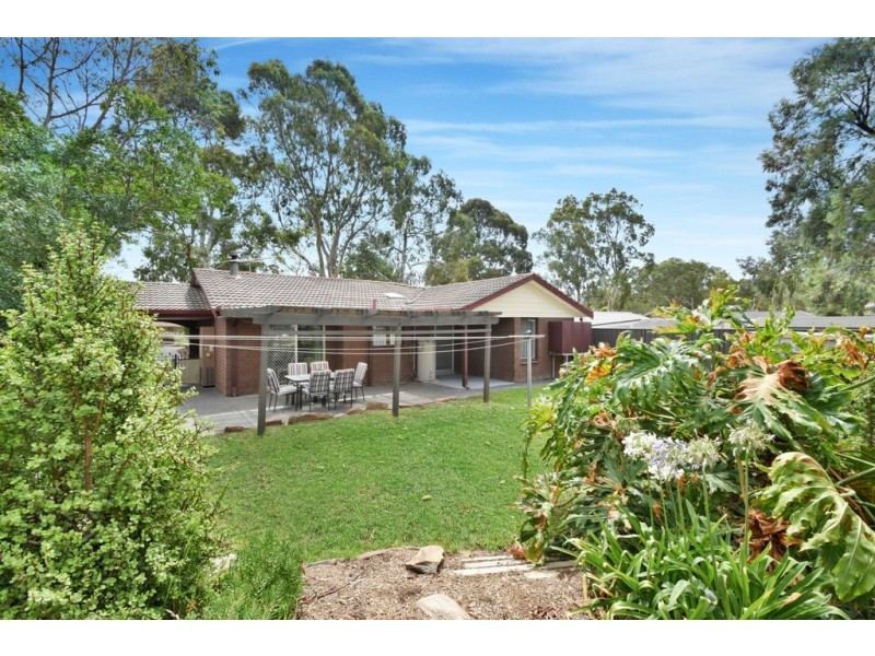 25 Barrdickson Crescent, Happy Valley SA 5159