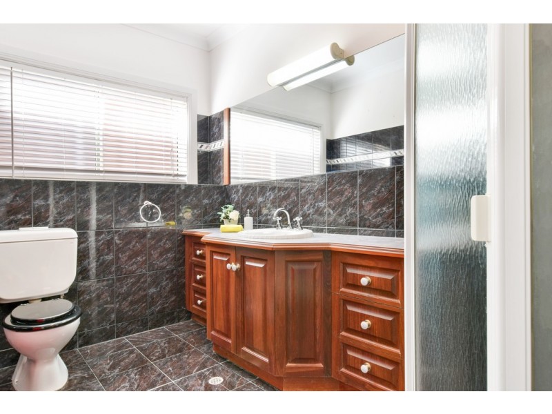 3 Caspian Court, Woodcroft SA 5162