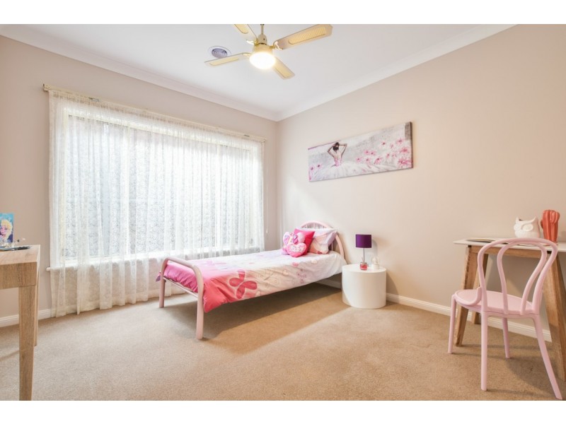 3 Caspian Court, Woodcroft SA 5162