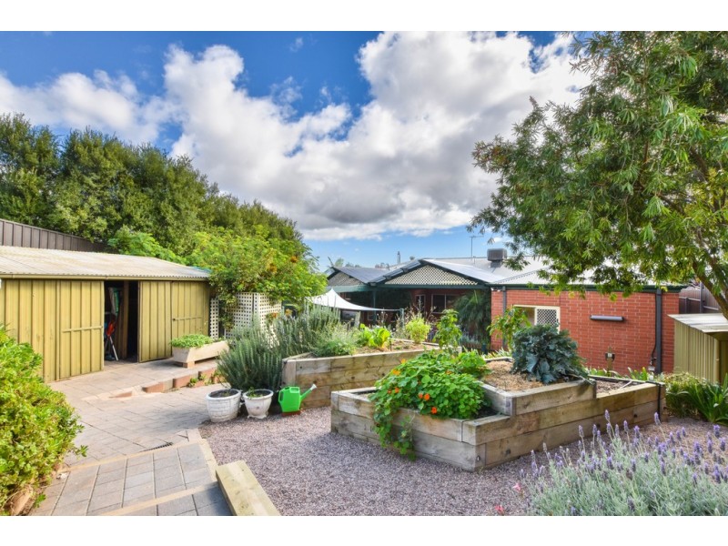 3 Caspian Court, Woodcroft SA 5162