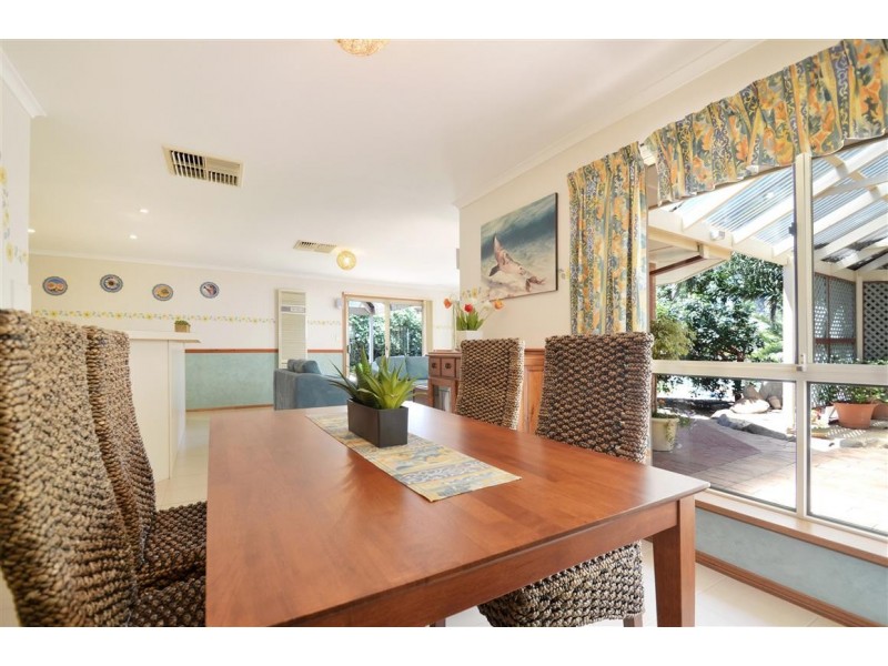 6 Horseshoe Drive, Woodcroft SA 5162