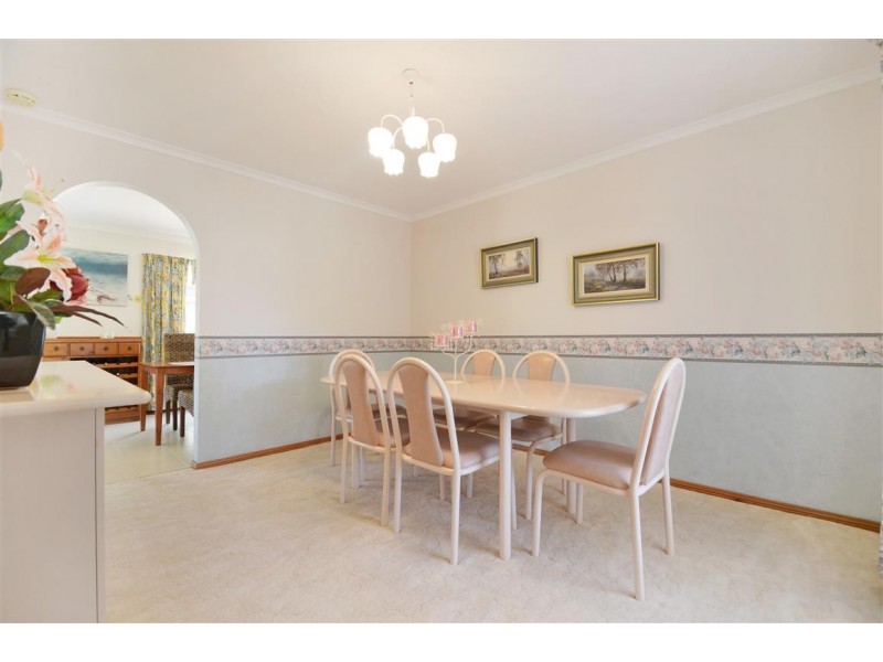 6 Horseshoe Drive, Woodcroft SA 5162