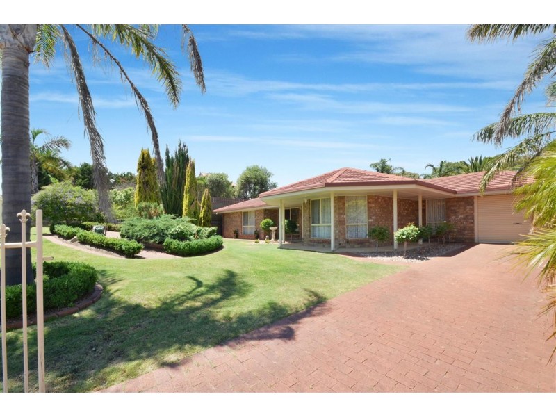 6 Horseshoe Drive, Woodcroft SA 5162