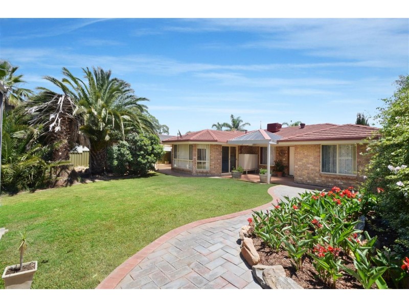 6 Horseshoe Drive, Woodcroft SA 5162