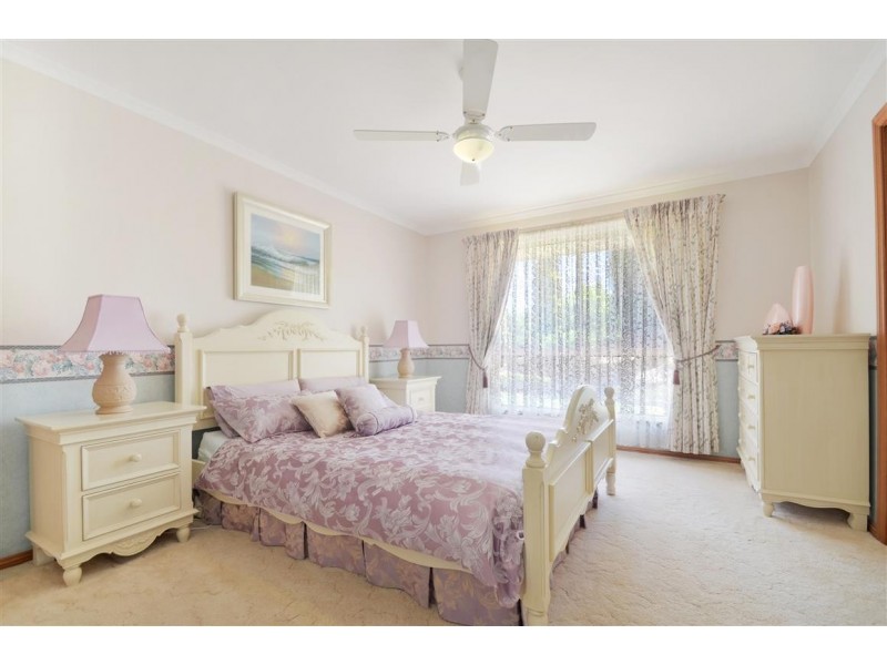 6 Horseshoe Drive, Woodcroft SA 5162