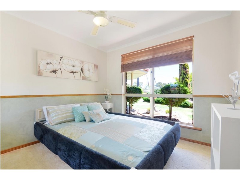 6 Horseshoe Drive, Woodcroft SA 5162