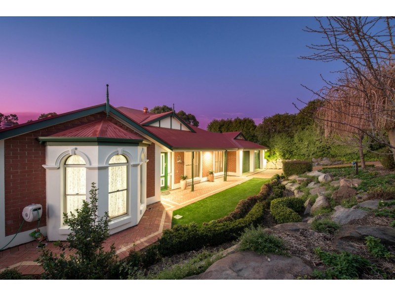 17 Horseshoe Drive, Woodcroft SA 5162