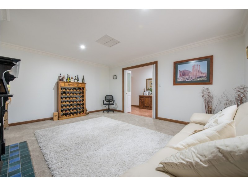 17 Horseshoe Drive, Woodcroft SA 5162