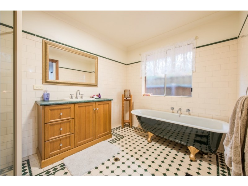 17 Horseshoe Drive, Woodcroft SA 5162