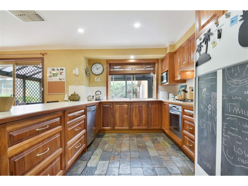 9 Hispano Drive, Woodcroft SA 5162