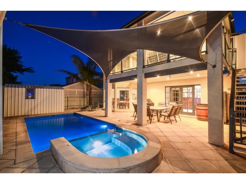 26 Ingleton Drive, Hallett Cove SA 5158