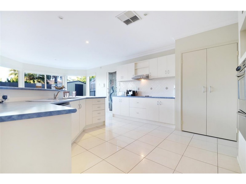 26 Ingleton Drive, Hallett Cove SA 5158