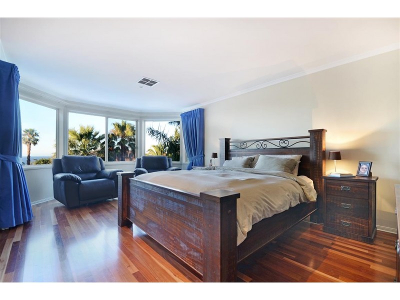 26 Ingleton Drive, Hallett Cove SA 5158