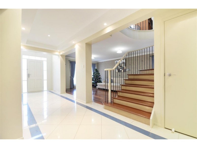 26 Ingleton Drive, Hallett Cove SA 5158