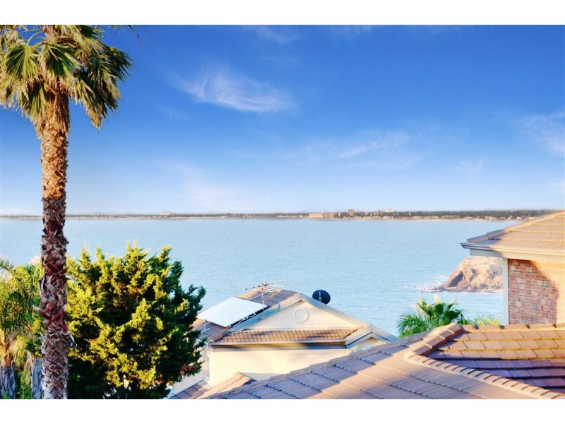 26 Ingleton Drive, Hallett Cove SA 5158