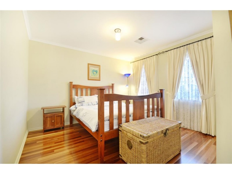 26 Ingleton Drive, Hallett Cove SA 5158