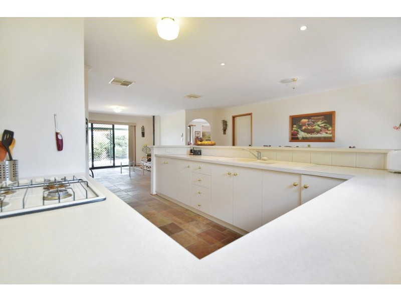 28 Dalkeith Road, Seaford Rise SA 5169