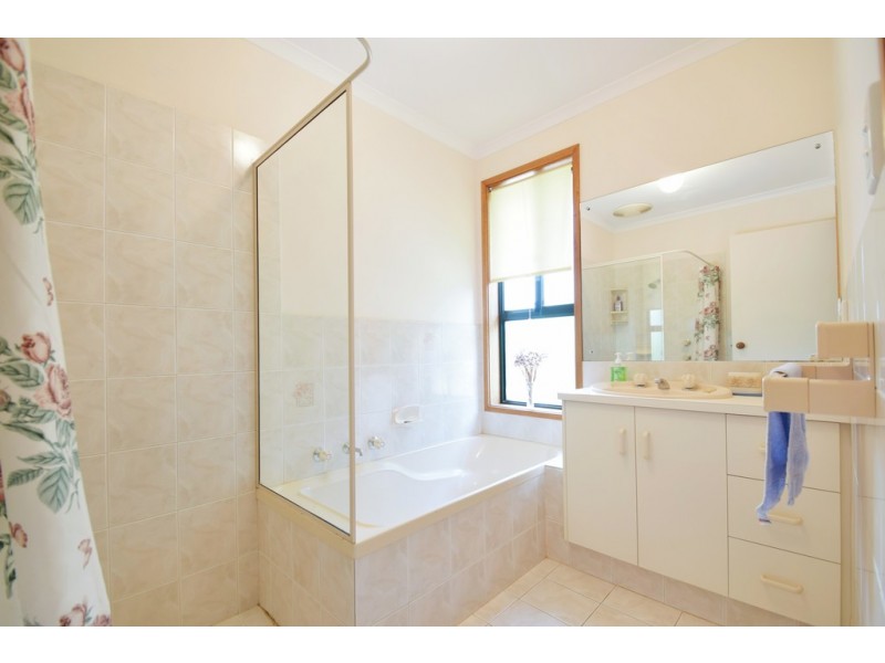 28 Dalkeith Road, Seaford Rise SA 5169