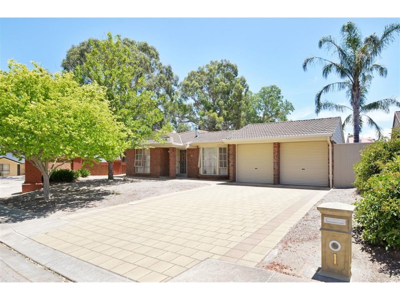 1 Equestrian Drive, Woodcroft SA 5162